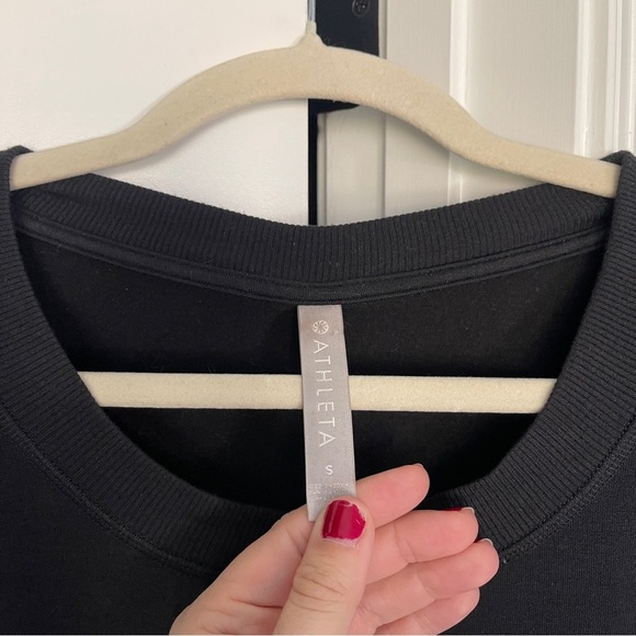 Athleta black COASTER LUXE SWEATSHIRT thumbholes pullover top - Picture 5 of 7